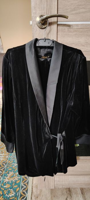 Женский вечерний костюм