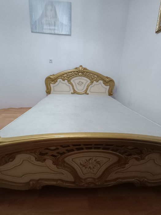 Продам комплект спальной мебели