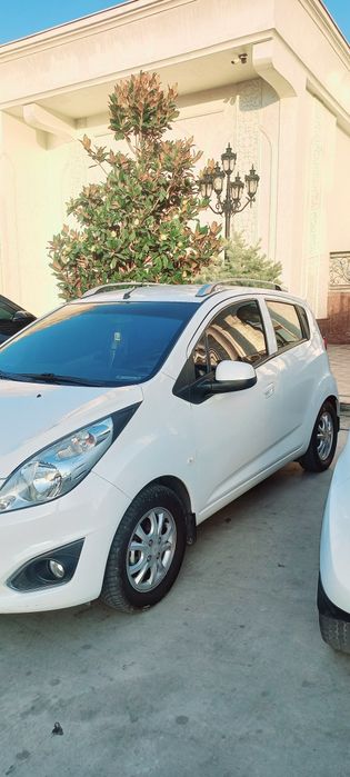 Chevrolet spark.