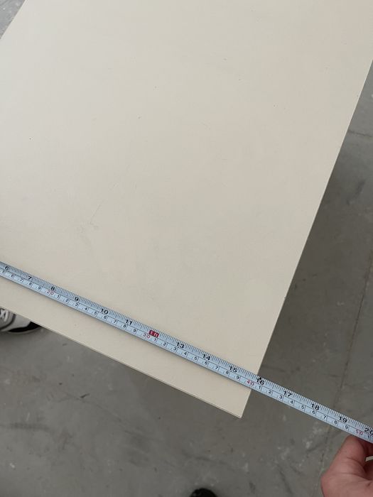 Мебели шкаф и маса