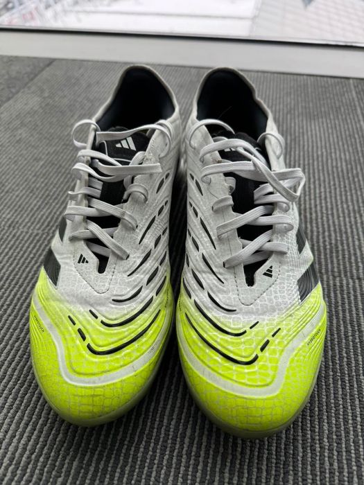 Футболни обувки (стоножки)