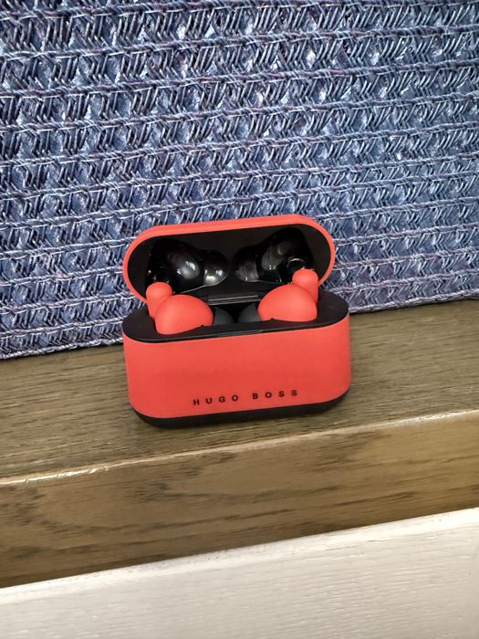 Безжични слушалки GEAR MATRIX True Wireless Earbuds от HUGO BOSS
