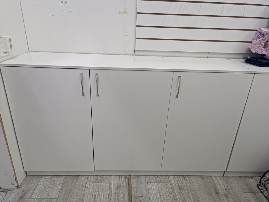 Шкаф трёх дверный