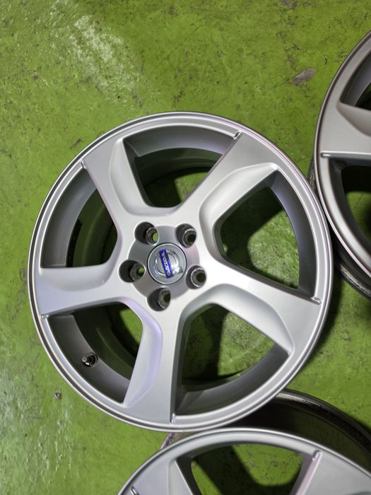 17 5x108 Volvo лети джанти 5х108 волво