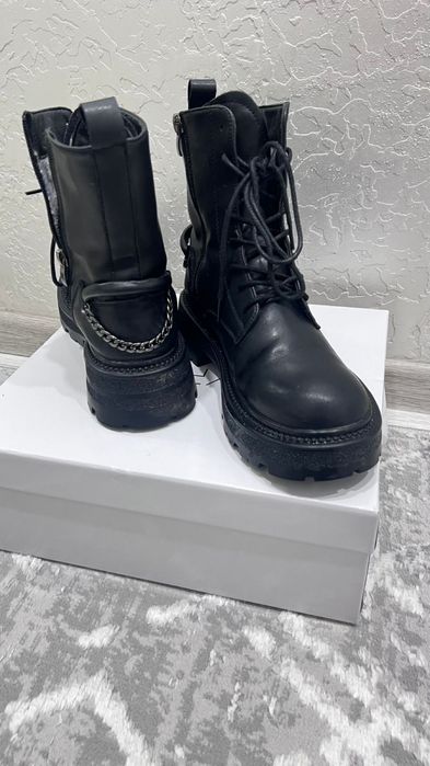 Продам ботинки зимние натуралка