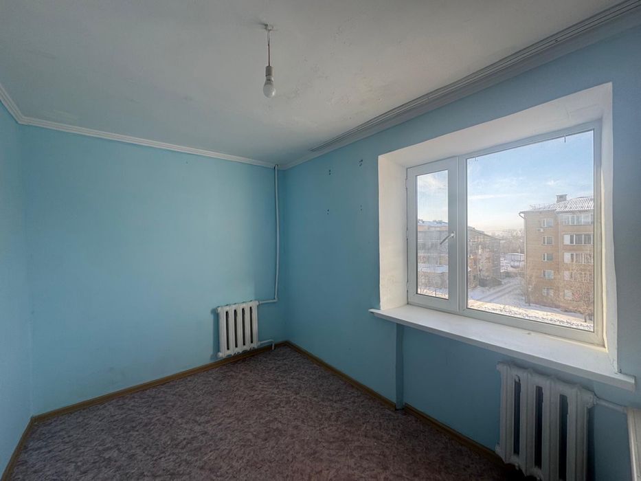 Продаю 4  комнатную квартиру