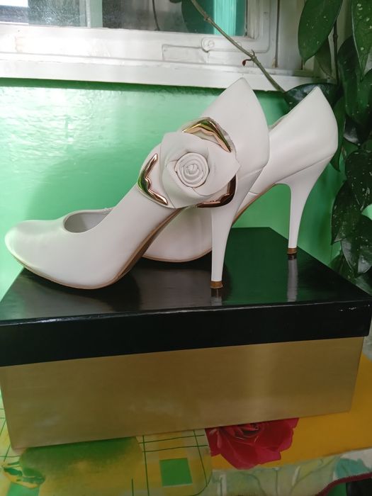 Туфли для торжеств, женские, белые