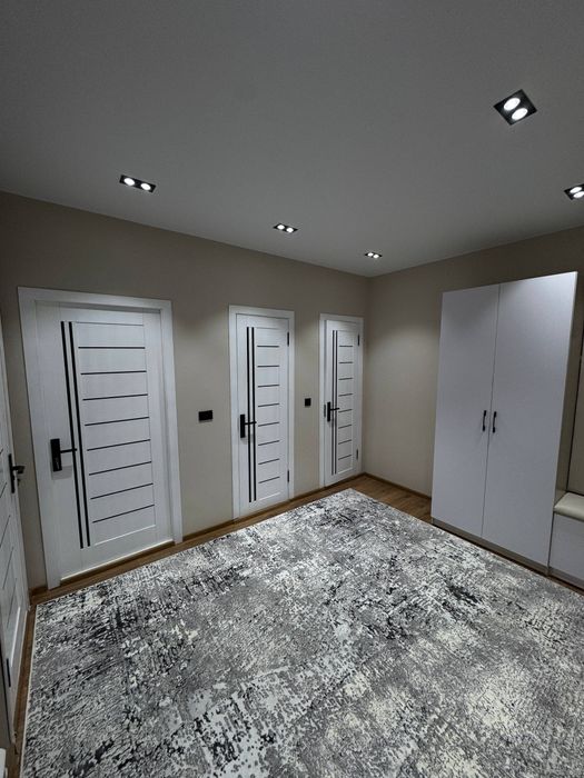 Юнусабад 13 квартал. Продается квартира 2/7/8