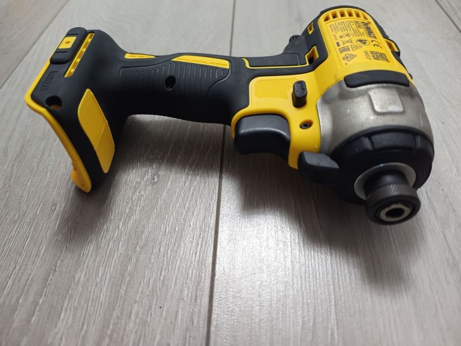 DeWalt DCF787 cheie de impact
