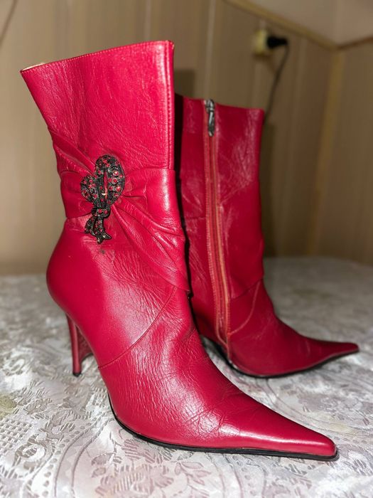 Алые Сапожки очень красивые