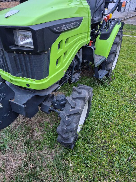 Трактор нов Avenger 26