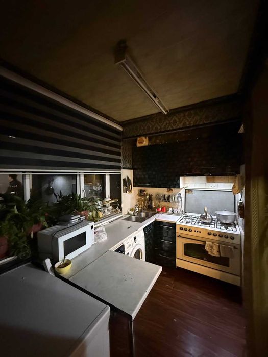 Yunusоbоd 17 kvartal 3 xona 2-etaj 78m2 srochno sotilvotti Tores emas.