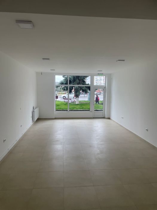 Inchiriez spatiu comercial Falticeni centru