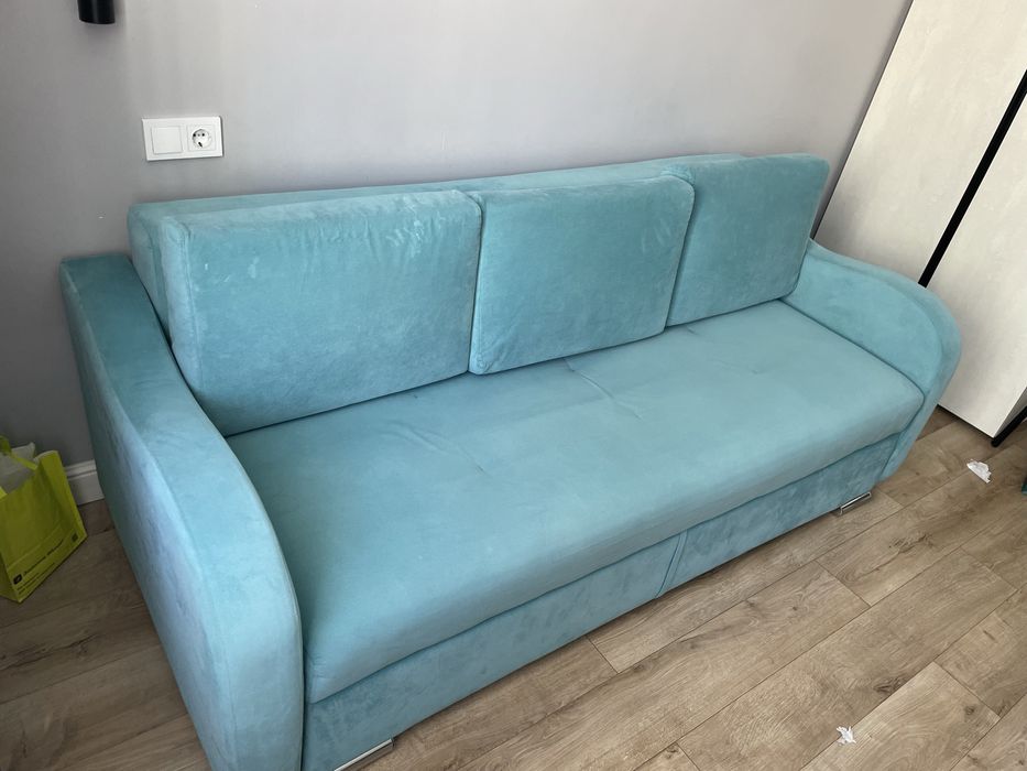 Продаю диван в хорошем состояний