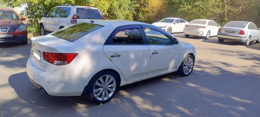 Продам Kia cerato 2012