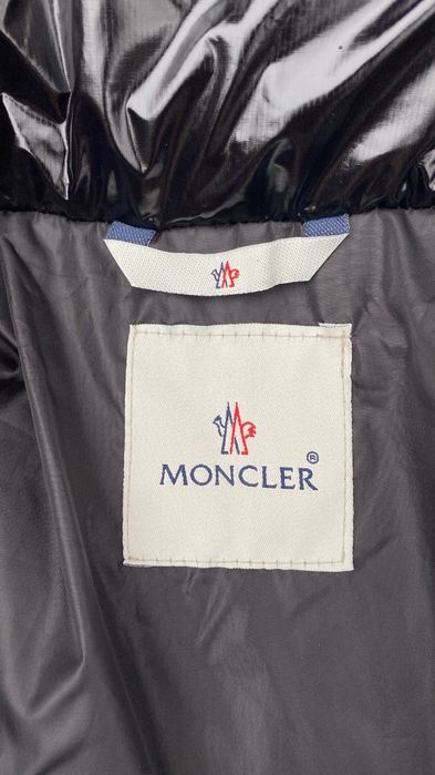 Moncler яке.