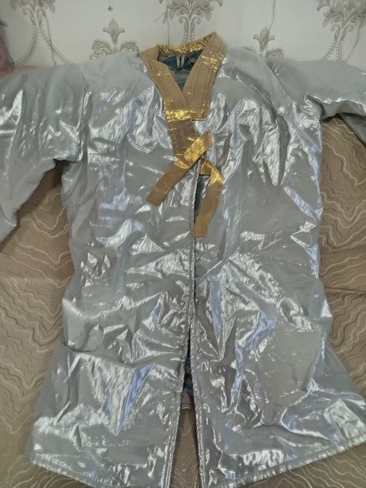 Отрезы ткани, платки