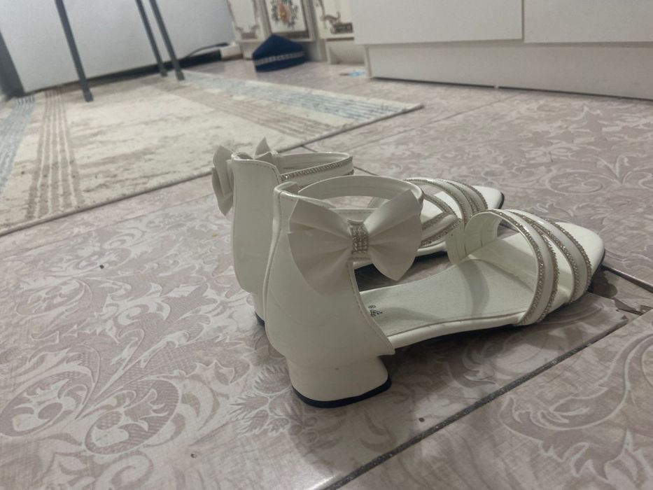 Белые Сандалетки