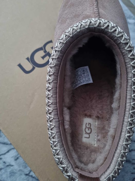 Дамски обувки с отворена пета UGG