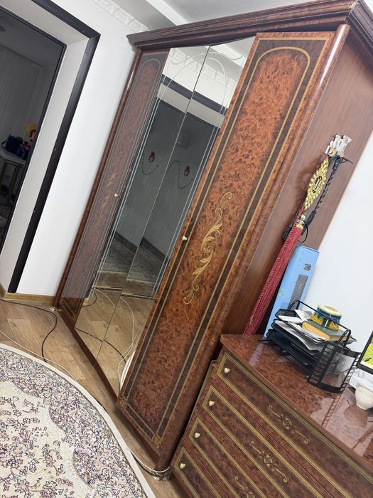 Продам спальный гарнитур