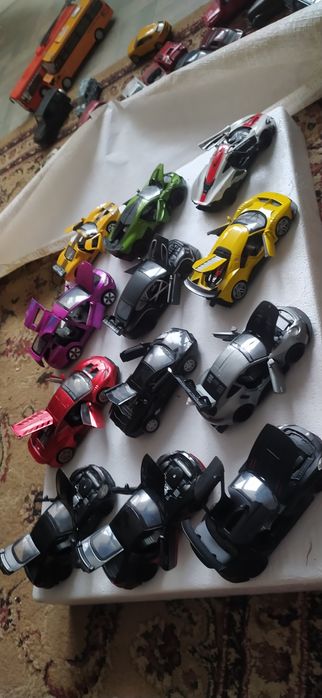 Железные модельки автомобилей