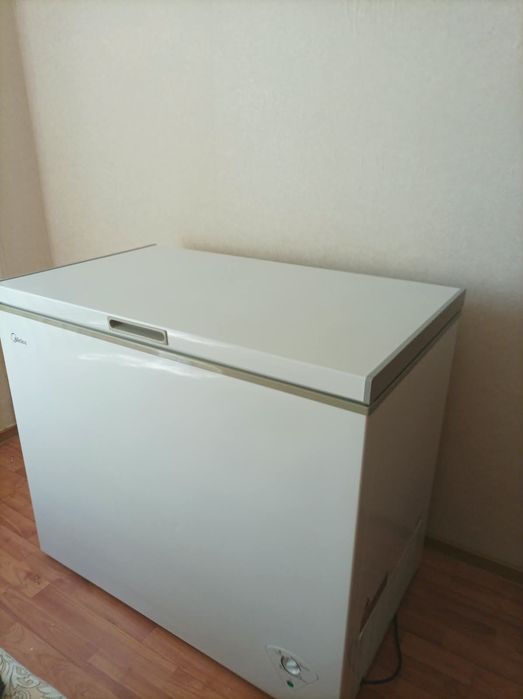 Продается Морозильник Midea