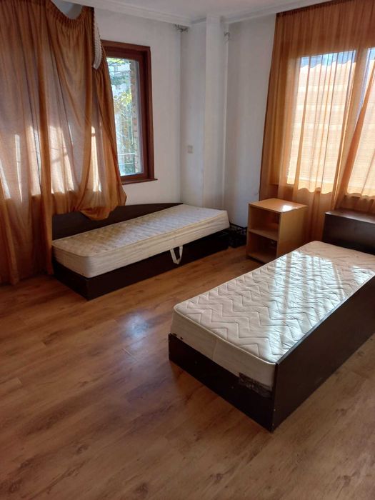 Дава се под наем Многостаен апартамент в Несебър - 140 кв.м за 153 € - Снимка #2