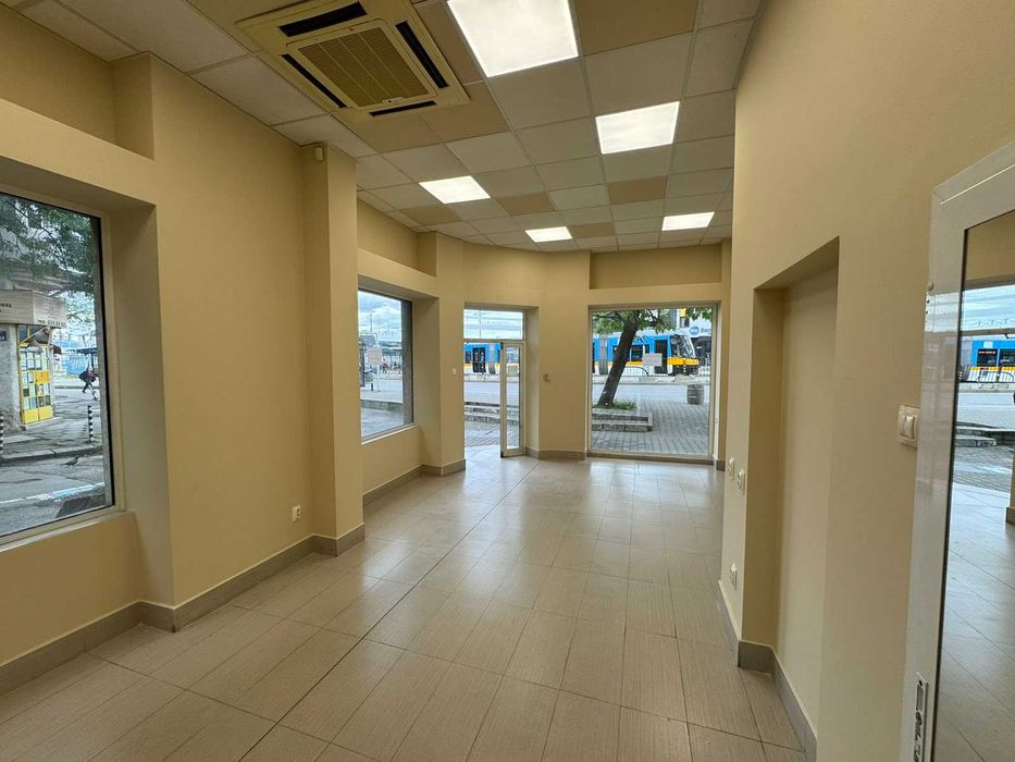 Ъглов магазин под наем с голям човекопоток