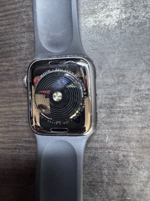 Apple watch SE 40mm, смарт часовник
