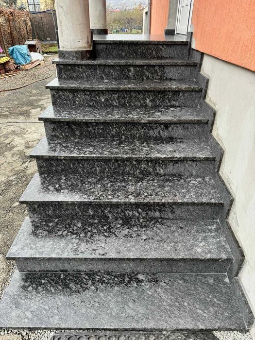 Granit periat pentru scari exterioare