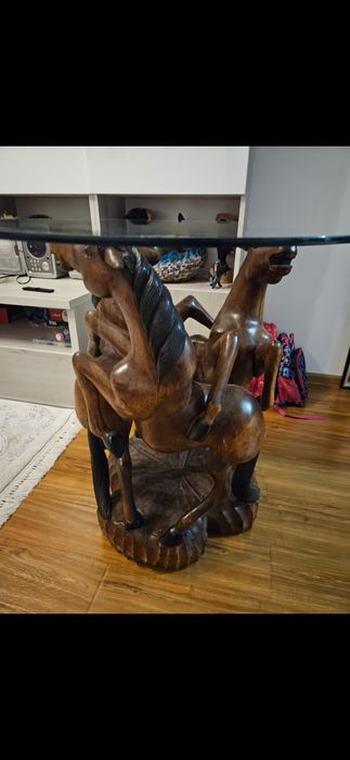 Masa cu cai sculptată în lemn , 25 kg !
