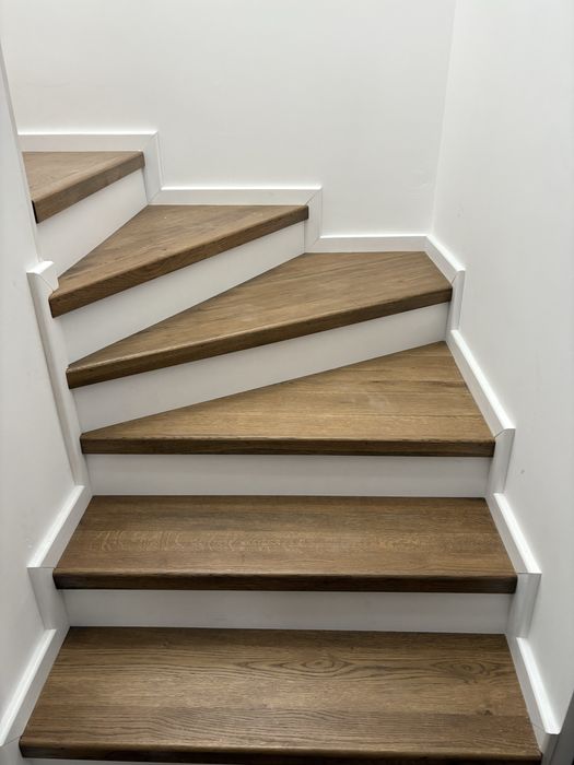 Scari din lemn masiv la cele mai bune preturi