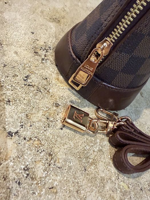 Geanta Louis Vuitton Alma