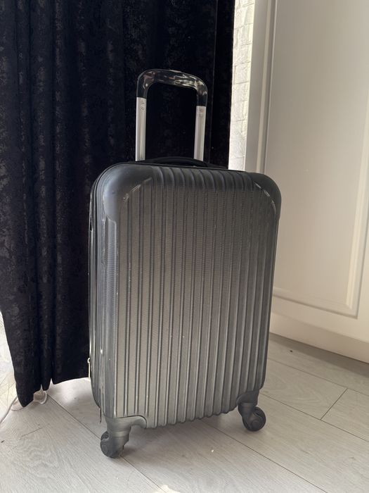 Стильный чемодан для поездок