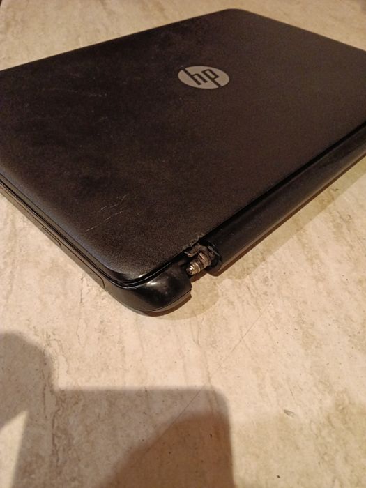 Лаптоп HP 100€ перфектен