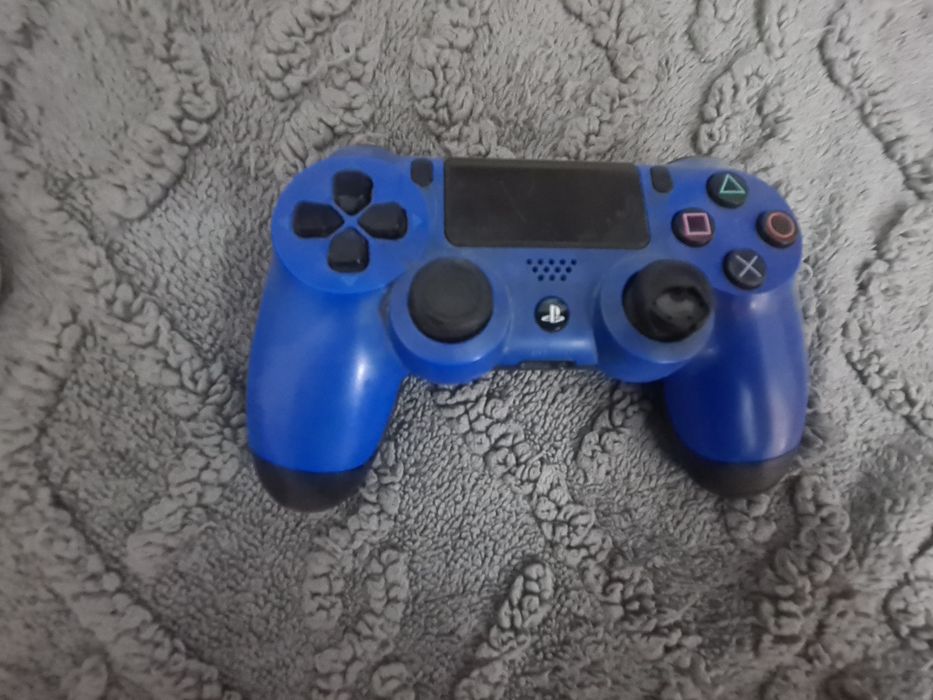 Продам Sony PlayStation 4 (PS4)
Приставка в хорошем рабочем состоян