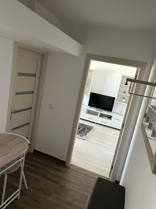 Inchiriez apartament in regim hotelier