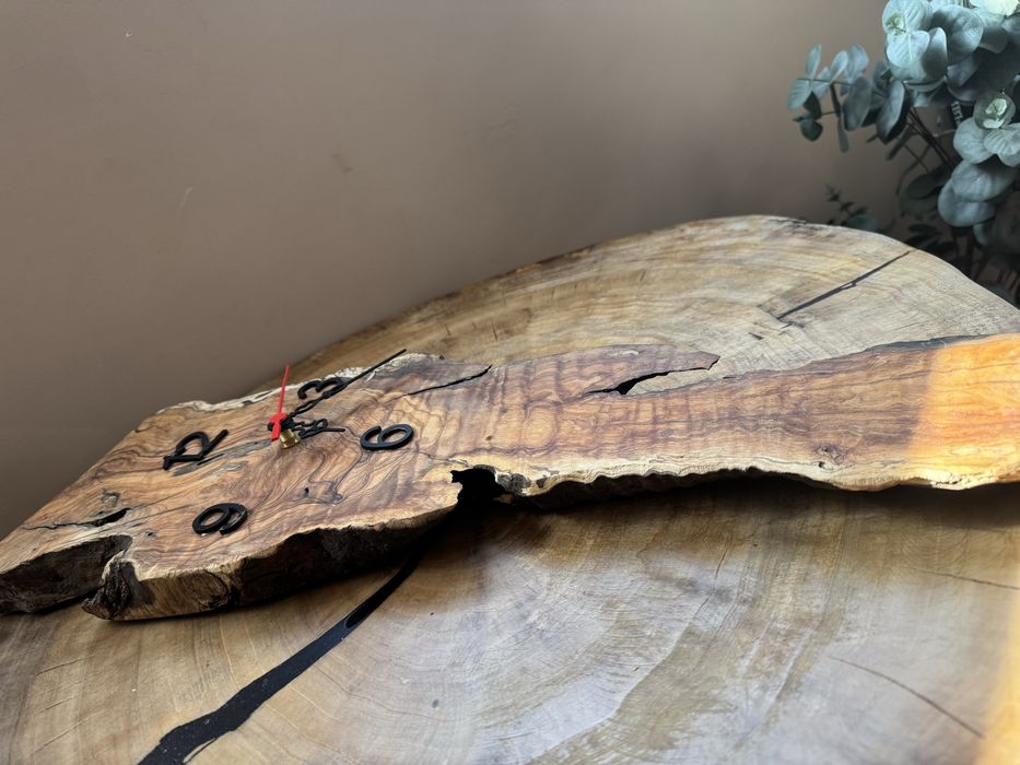 Стенен часовник - естествено дърво и форма