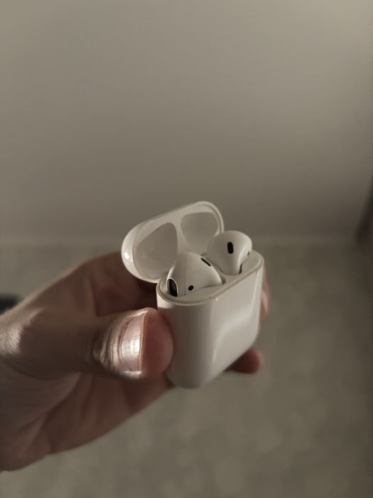 Продаются AirPods 2