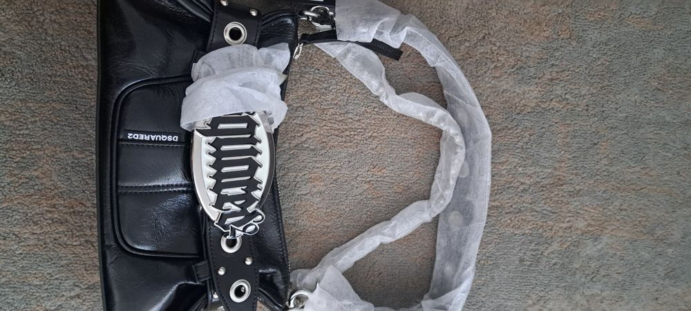 Vând geanta dsquared2