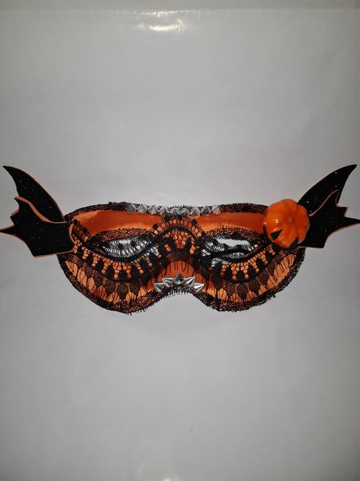 Маска маскарадная