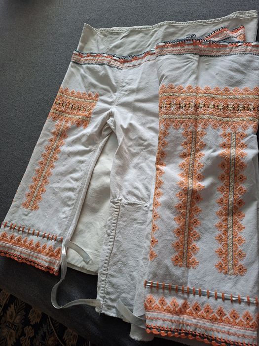 Vând costum tradițional zona Rebra