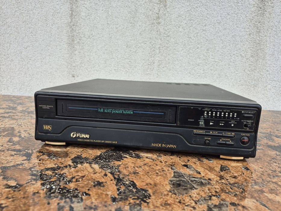 Vand video marca Funai model VIP-3OOO HC,made in japan 

- video caset