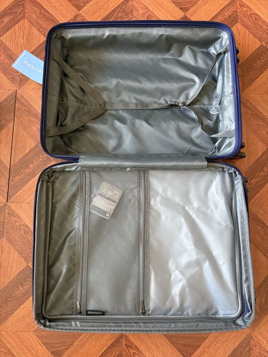 Продам чемодан новый