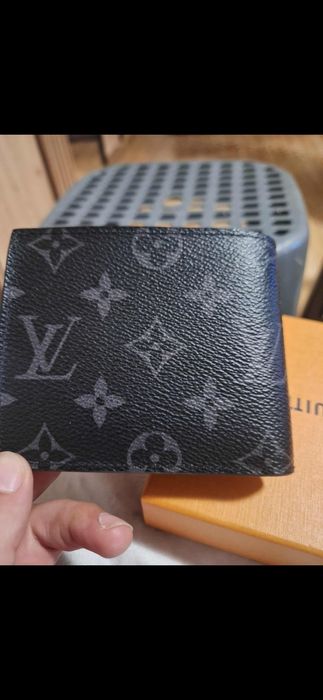Vand portofel original Louis Vuitton prețul nou a fost 470 €
