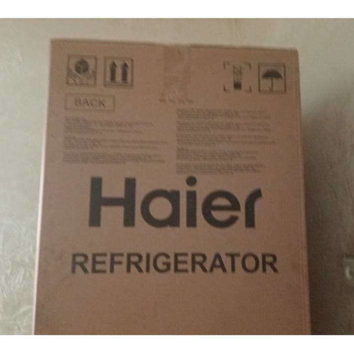 Холодильник Haier CEF535AWG белый