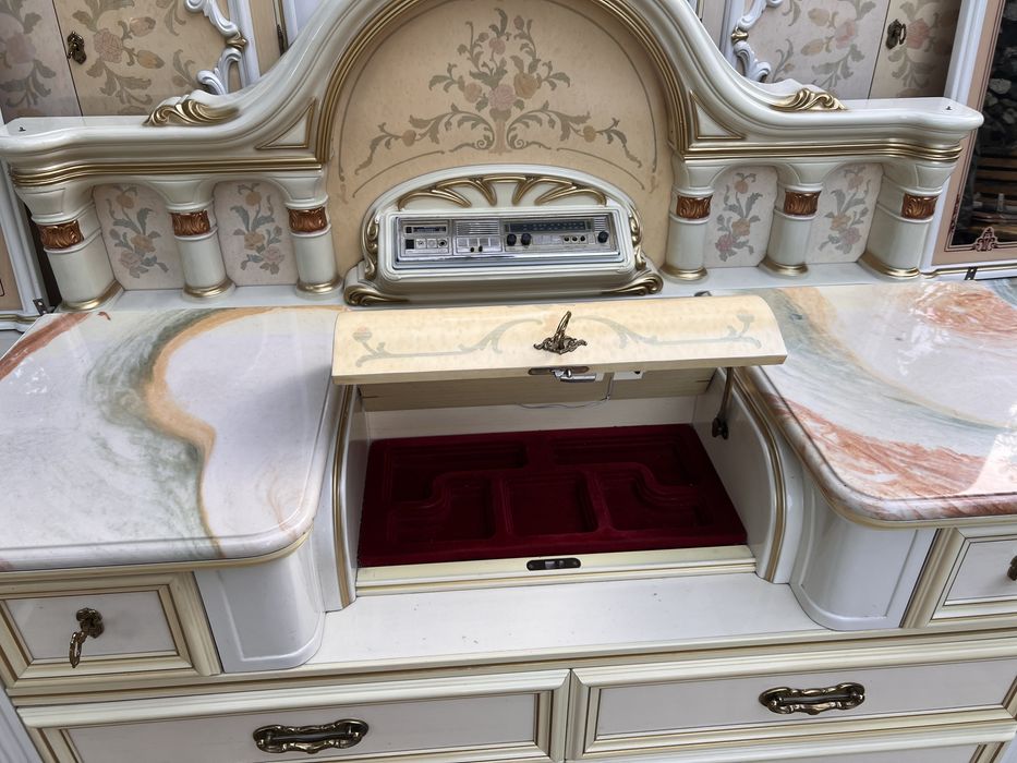 Dormitor stil Baroc Imperial  pictat manual si blaturi marmura !