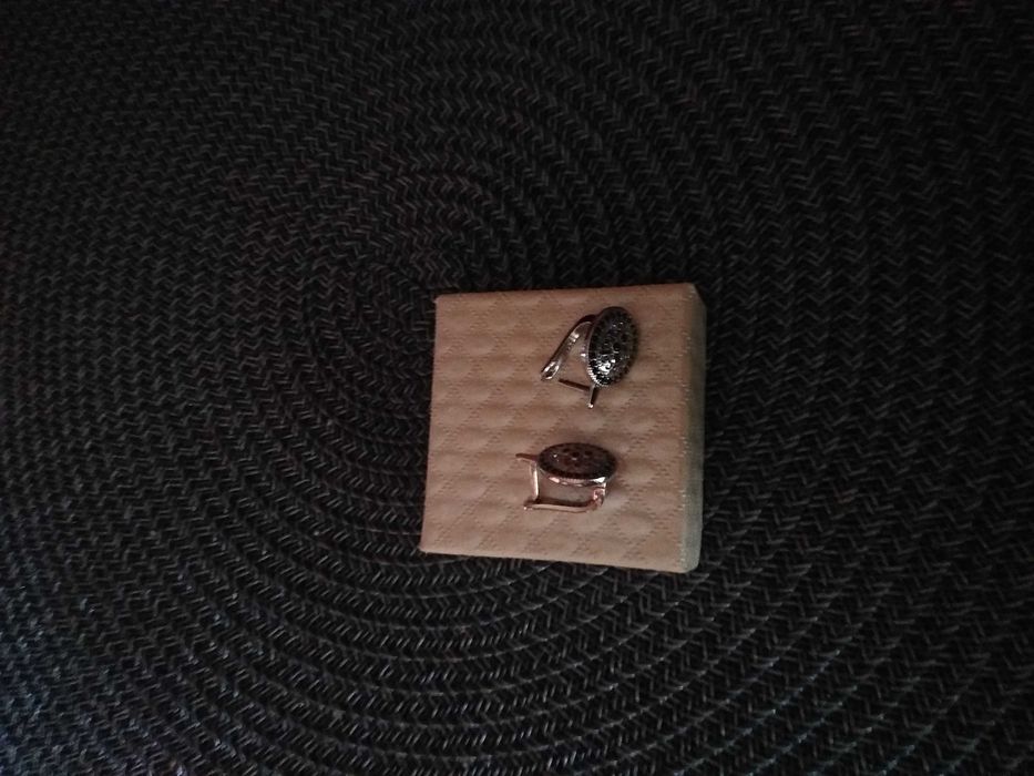 Обеци с английско закопчаване