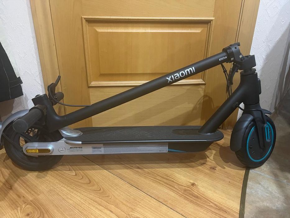 Mi Electric Scooter Pro 2 Mercedes AMG