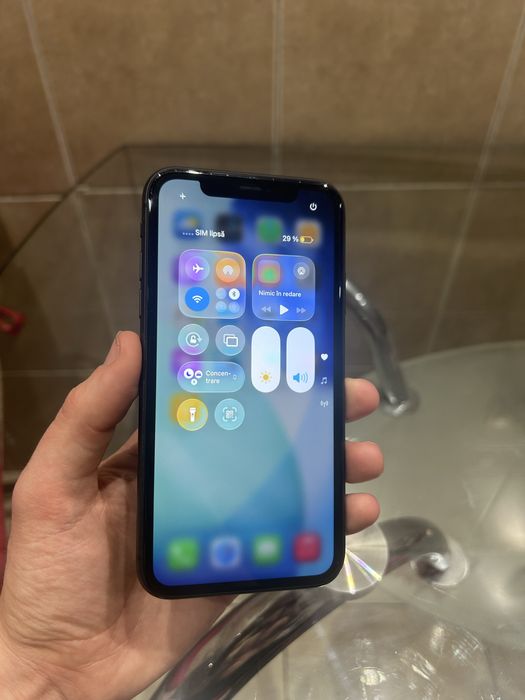 Iphone 11 64gb 94% baterie